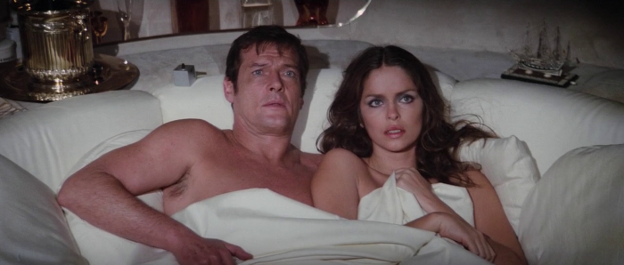 James Bond (Roger Moore) and Anya Amasova "Triple X" (Barbara Bach) at the end of The Spy Who Loved Me (1977)